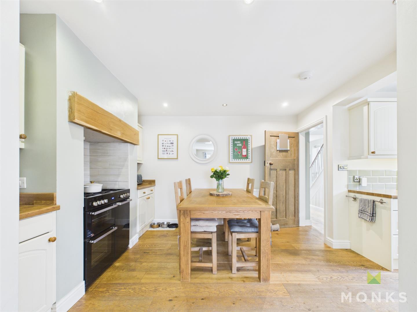28 The Terraces, Oswestry, SY10 9NB For Sale